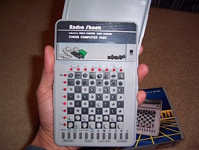Radio Schack 1450 pocket chess computer 32a51-2-s289x217