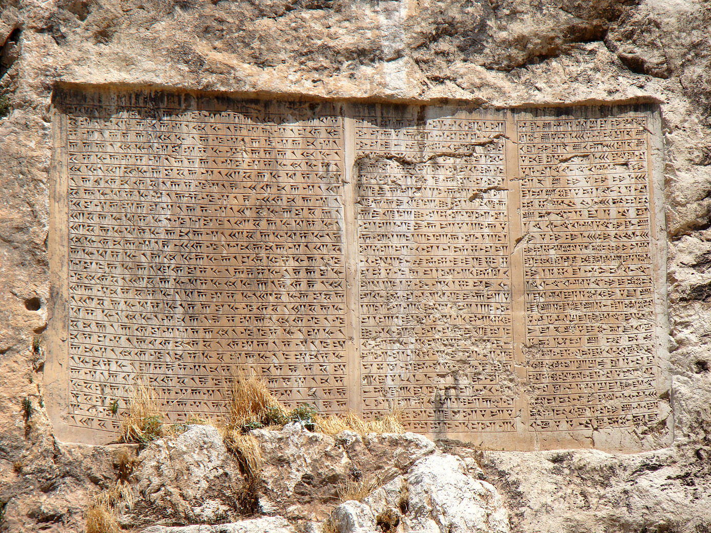 Xerxes Cuneiform Van 3yvf6-s1386x1039
