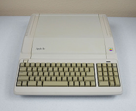 Apple IIe Platinum-s277x226