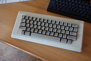 Apple Macintosh 512 keyboard 18366 s306x204
