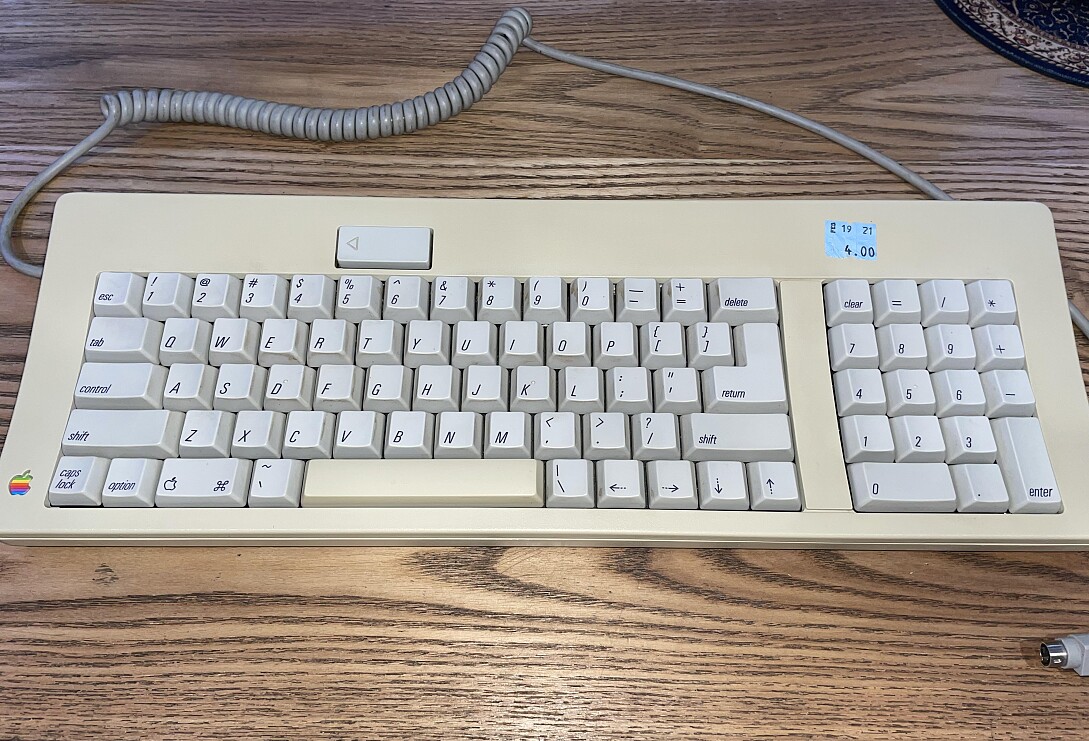 Apple Standard Keyboard M0116 vW5fq-s900