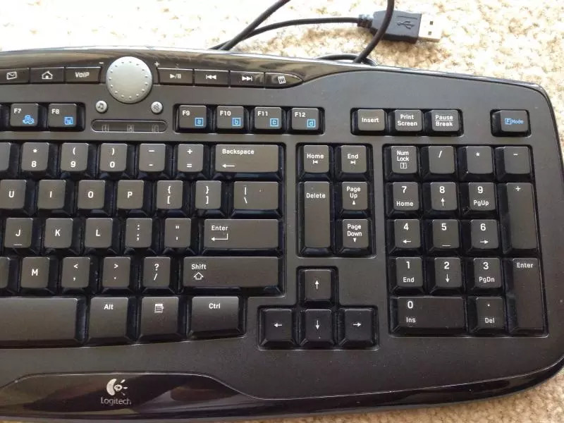 Logitech Multimedia Keyboard 600 right