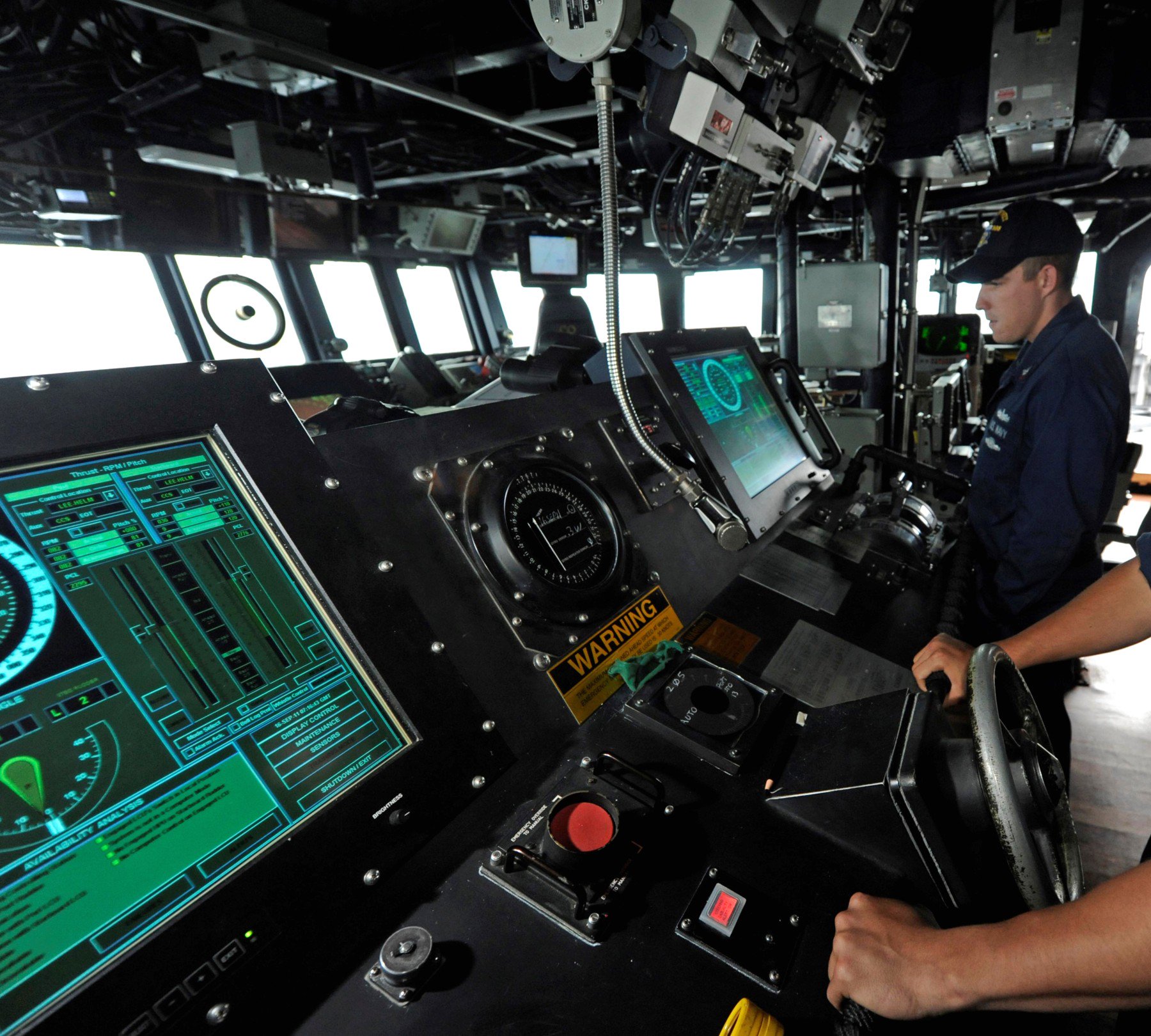 touchscreen helm USS Dewey DDG 105 8x6zv
