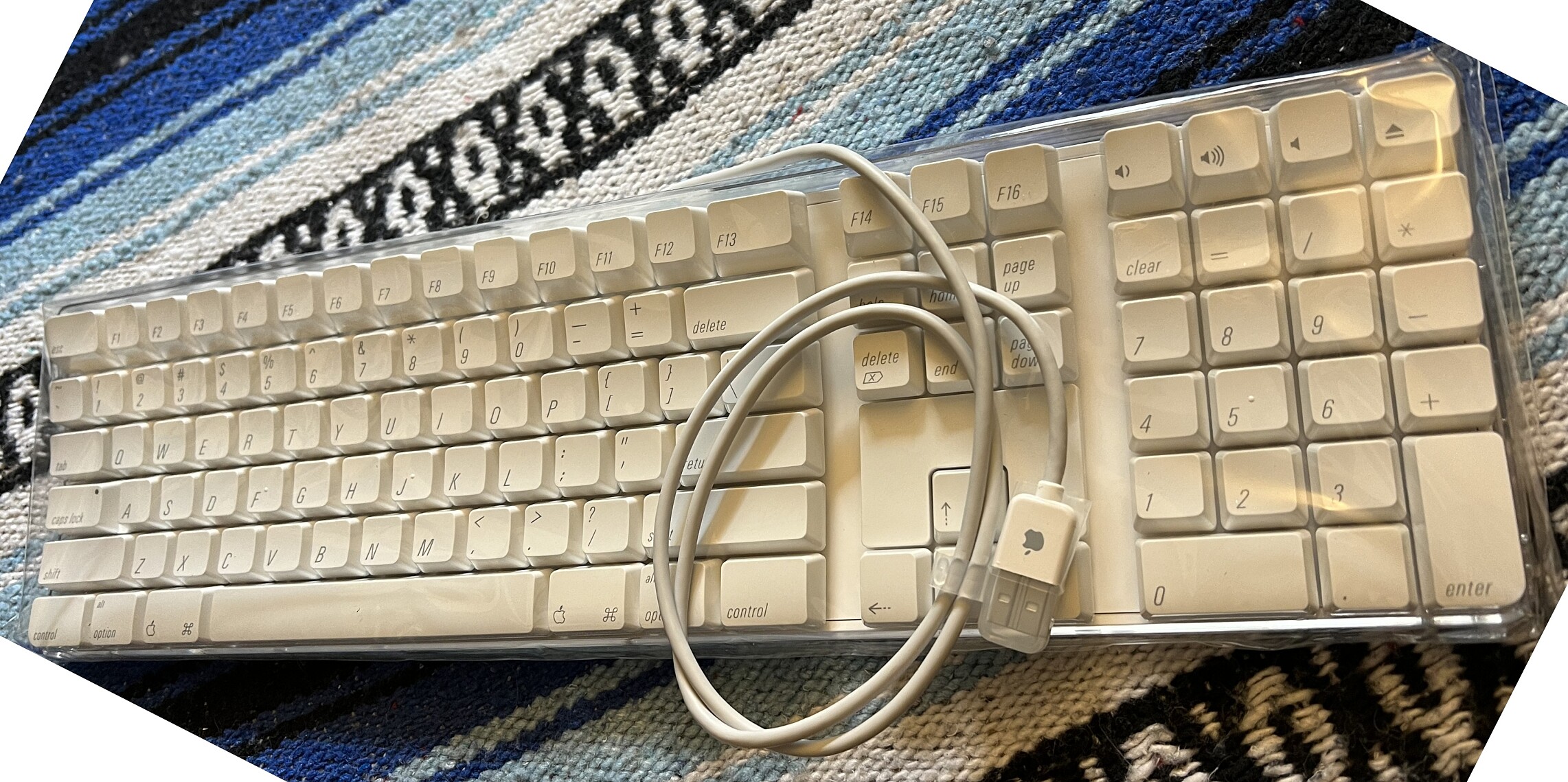 Apple pro keyboard A1048 Sq9m-s1600