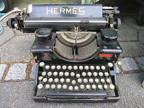 Typewriter_Hermes-s250