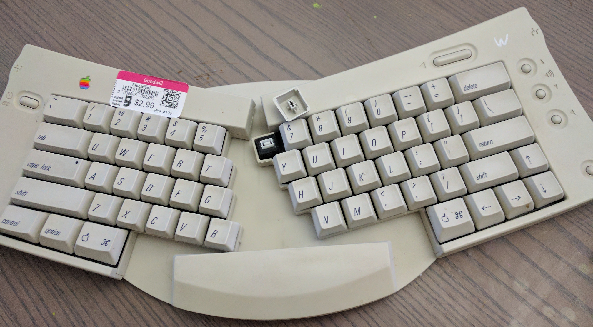 apple adjustable keyboard 1993  04844 s