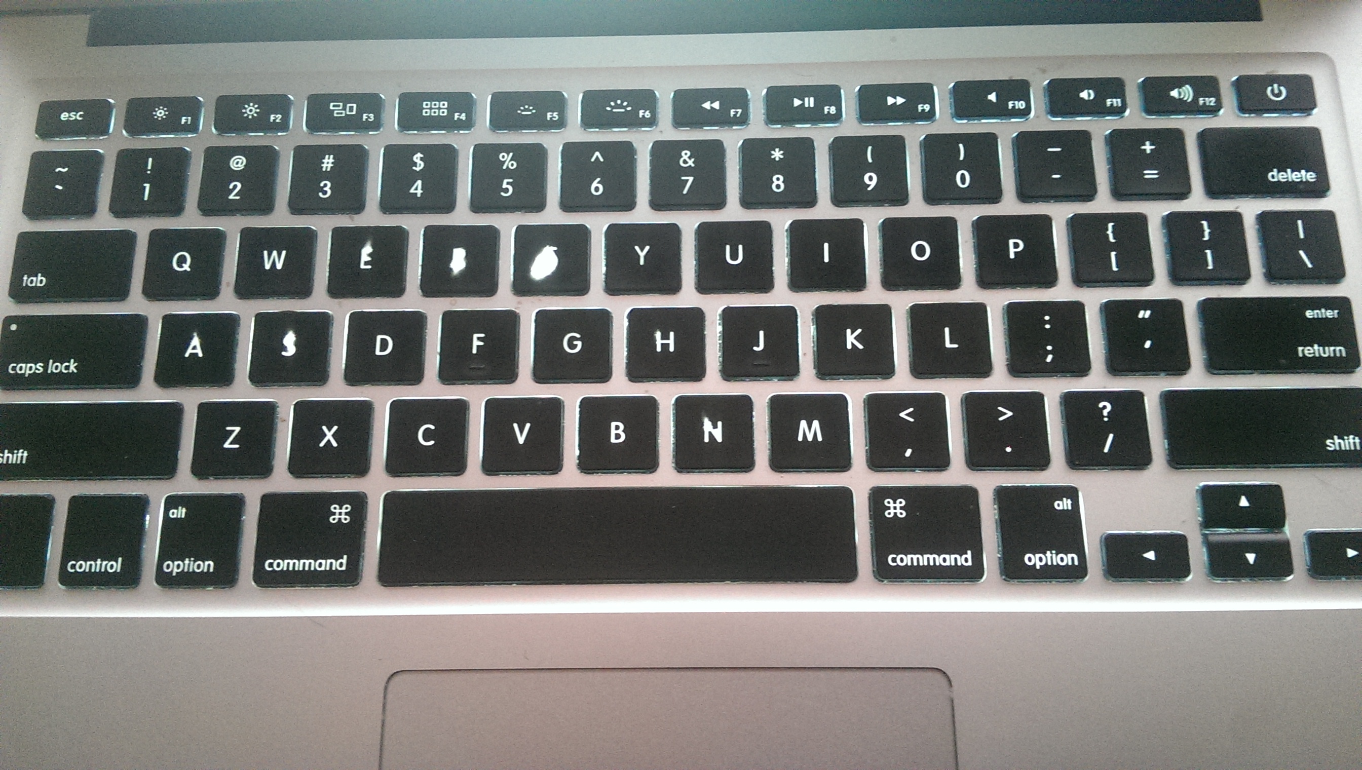 macbook keyboard worn 2015-09 f5c56