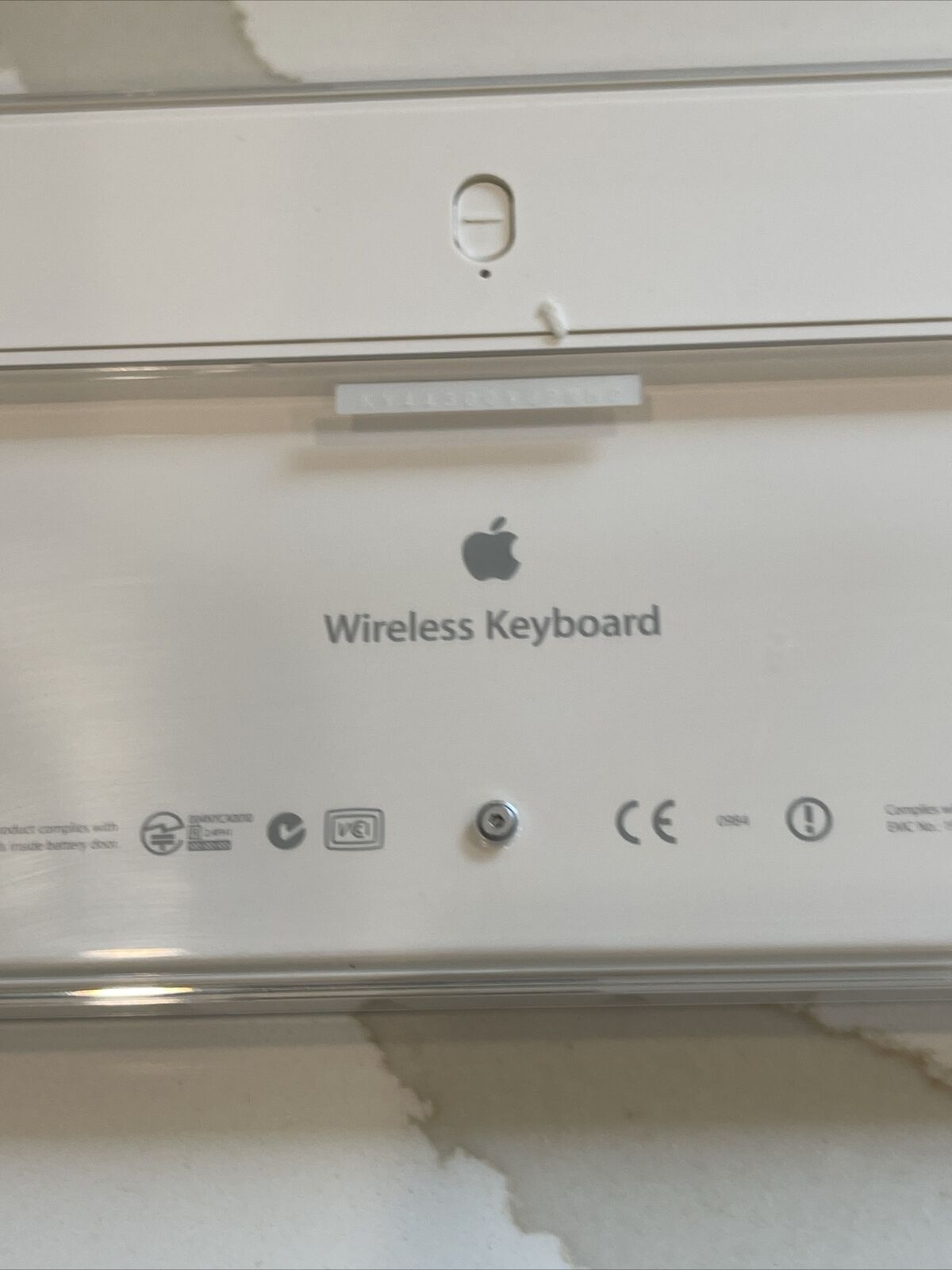 Apple Wireless Keyboard A1016 bottom 822