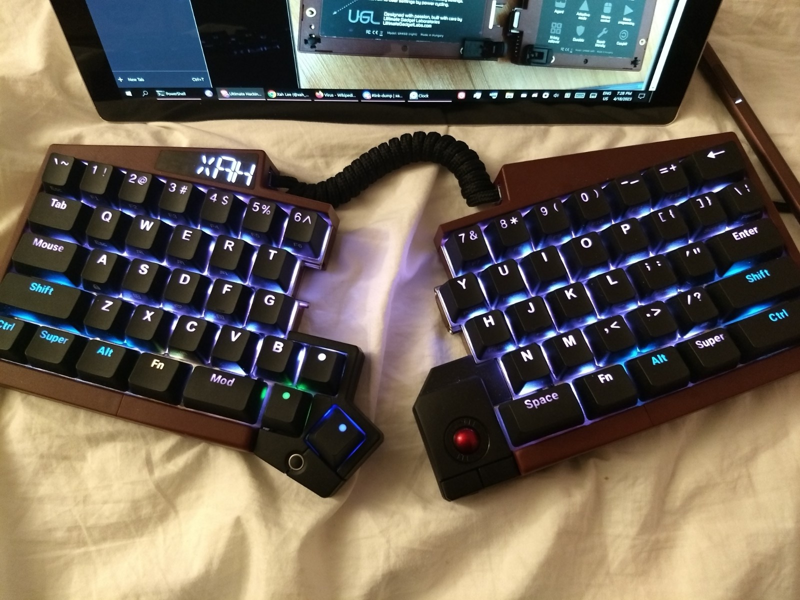 Ultimate Hacking Keyboard V2