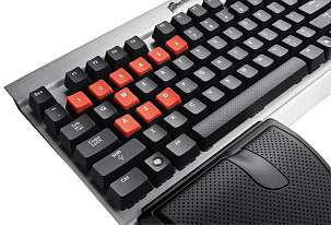 Corsair K60 keyboard-s303x206