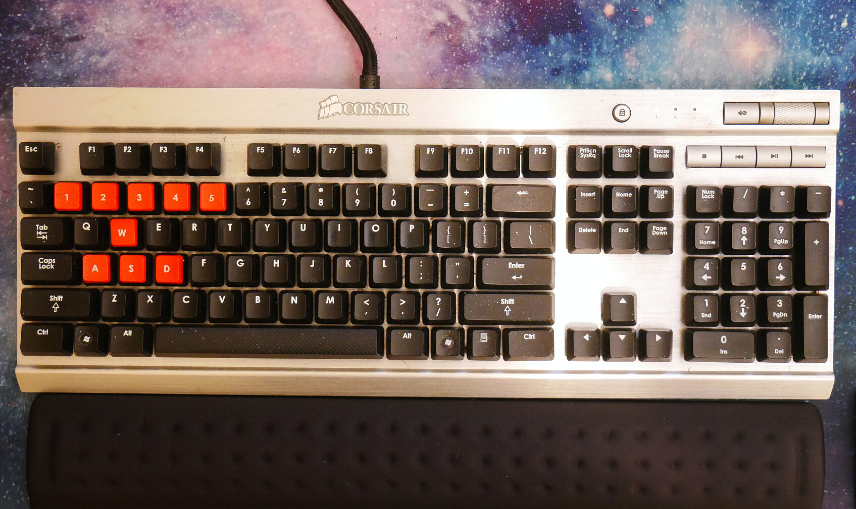 Corsair K60 keyboard gkY2-s1300