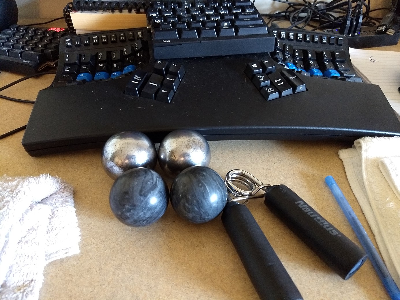 keyboard hand iron balls 2020-09-21 zpS88-s1200