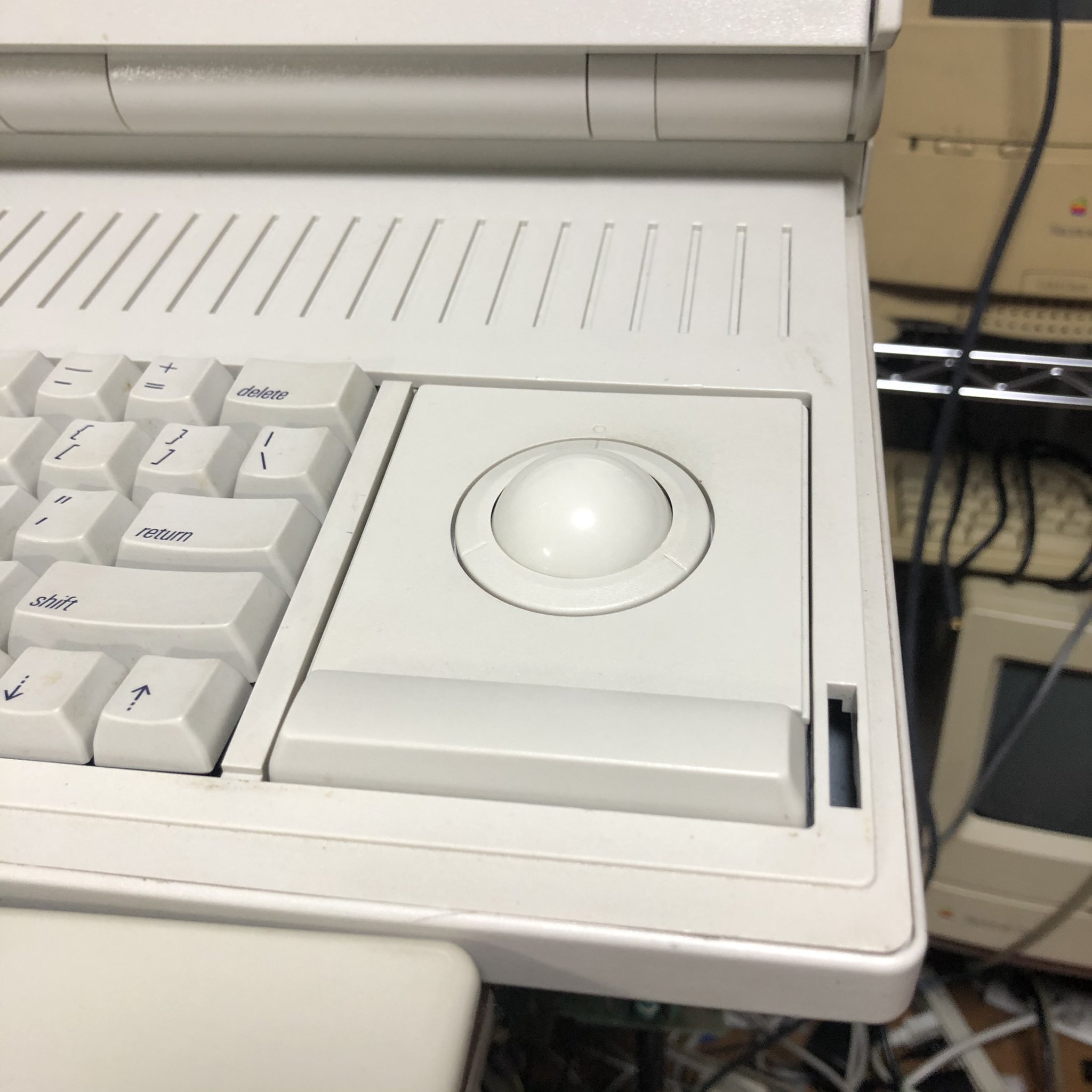 Macintosh Portable trackball dsG4w