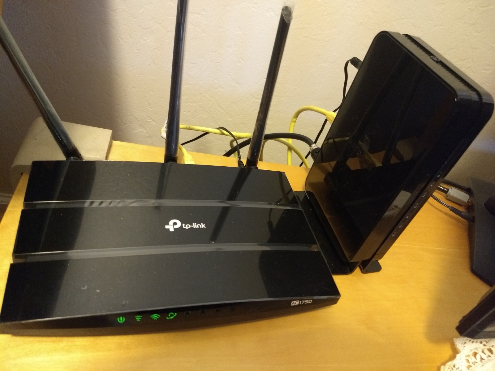 Cable Modem, Wifi Router
