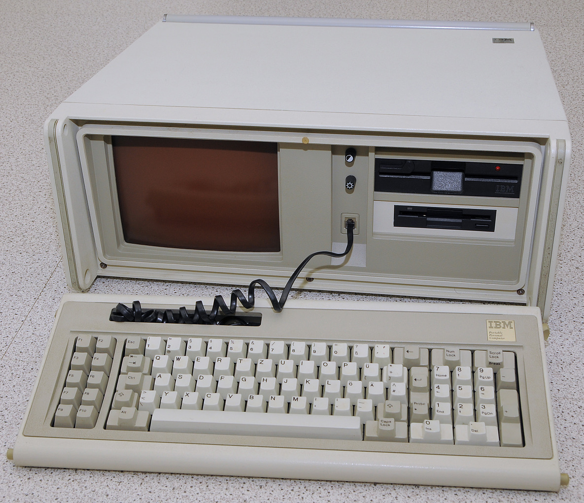 IBM 5155 computer 4b0c5 s1185x1021