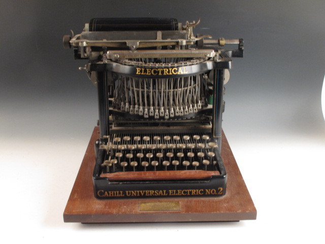 Cahill Universal Electric no2 typewriter 56392
