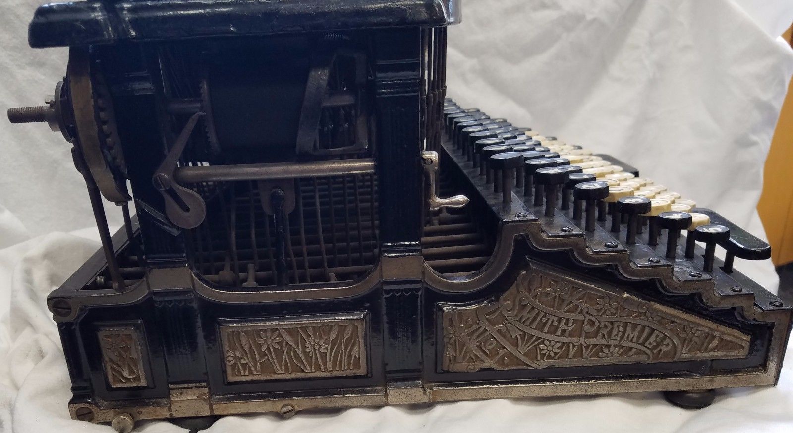 smith premier typewriter no1 left side 05892